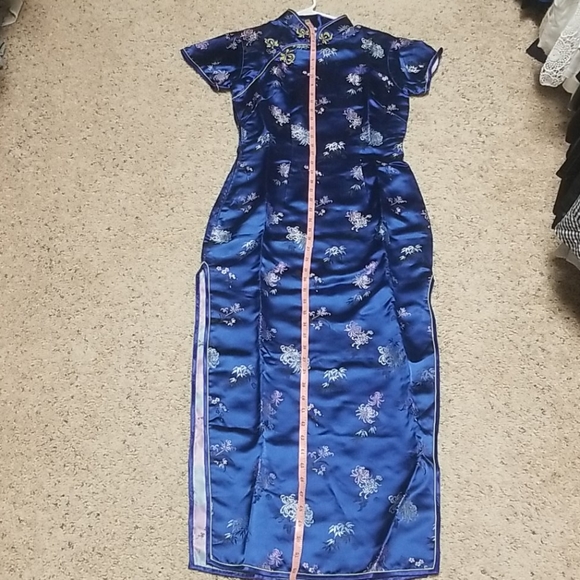 Qipao Chinese Dress - Picture 9 of 16